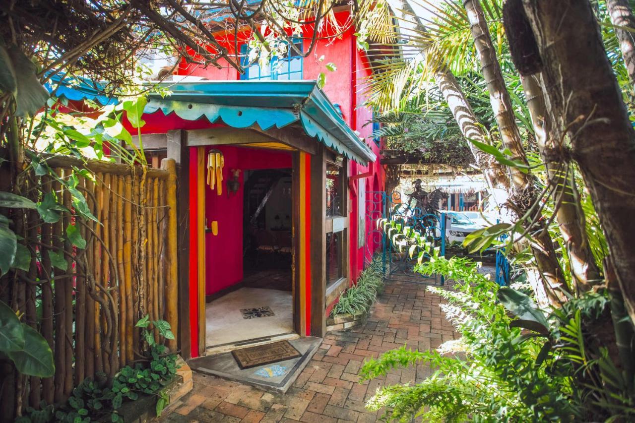 Hotel Pousada Dos Hibiscos Ilhabela Extérieur photo